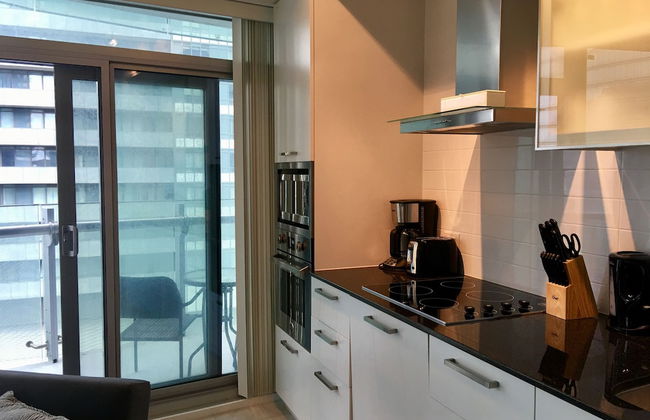 TO Stays - York and Lakeshore - Foto 32