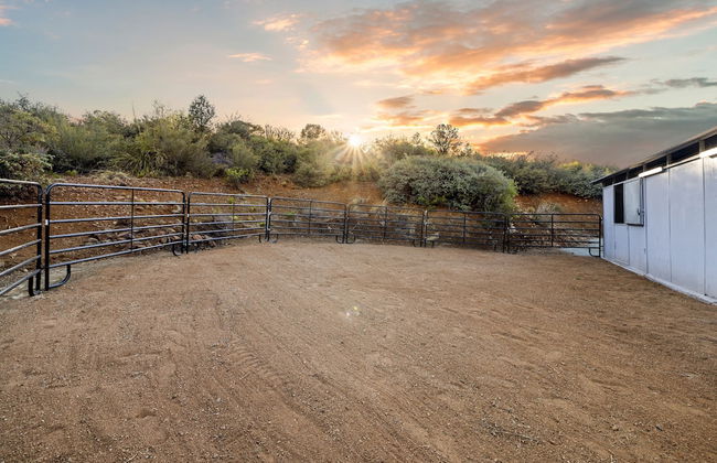 New Luxury Prescott Lynx B B 4k ft2 Sleeps 22 - Photo 78