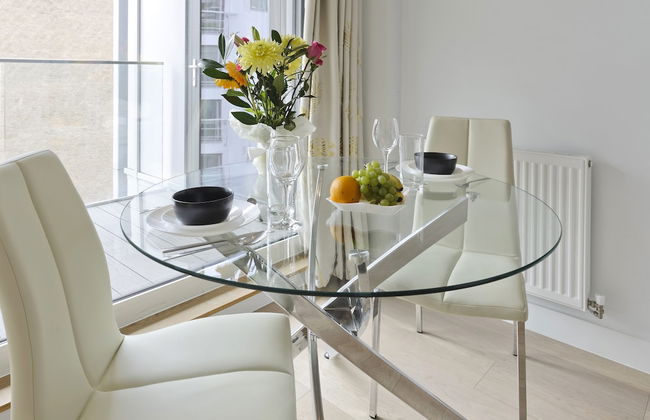 Spacious Flat Near South Bank by Underthedoormat - Photo 6