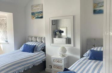 Stay solihull 5 mins to NEC and AIRPORT SLEEPS 9 contractor friendly 3 bathrooms driveway parking 3 - Foto 21