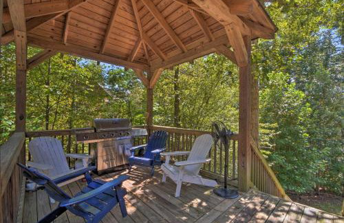 Lovely Lake Hartwell Retreat Dock, Deck and Grill! - Foto 29