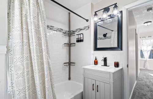 Spacious 4 Bedroom Sleeps 10 with Sauna and Hot Tub - Foto 46