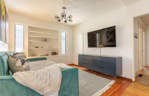 Charming 1920s Hermosa Bungalow Steps from The Strand - Foto 36