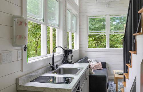 Riverside Tiny House with hot tub near Stowe - Foto 6