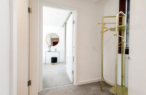 Divine Views from a Breathtaking LuxXe City Penthouse for a Gracious Life Style - Photo 24