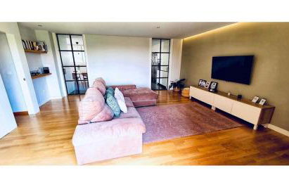 Lovely penthouse condo with pool - Photo 1