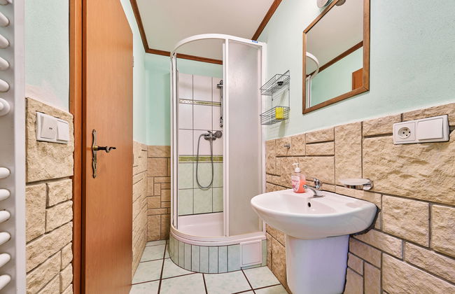 1 bedroom Apartment in Stárkov with swimming pool and garden - Photo 15