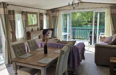 Still Waters Luxury Retreat with Hot Tub -Tattershall Lakes - Foto 10