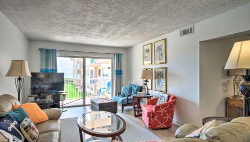 Sunny Cocoa Beach Condo with Balcony and Pool Access - Foto 4
