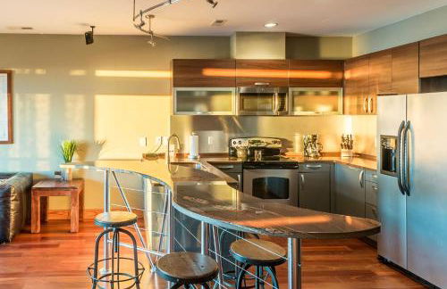 The Planet - Waterfront 3-Bedroom, 3-Bathroom Penthouse Suite at REAL Watersports - Foto 28