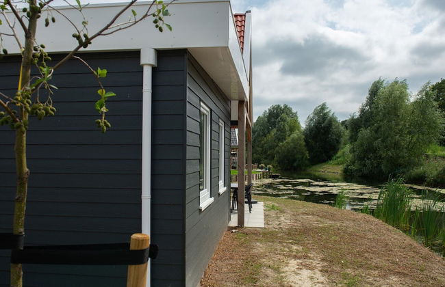 Quiet Lakeside Escape for Four - Foto 29