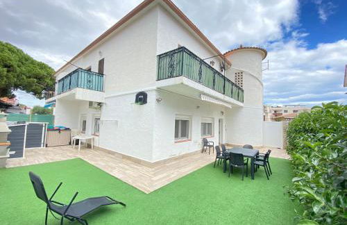 Sol Cavet con jardin Portaventura - Photo 28