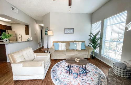 Family Retreat - Near Shopping, Dining & Beach - Foto 6