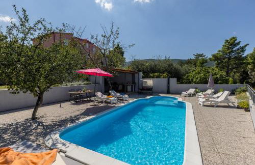 JOVI-relaxing, fenced, private, heated pool & view - Photo 69