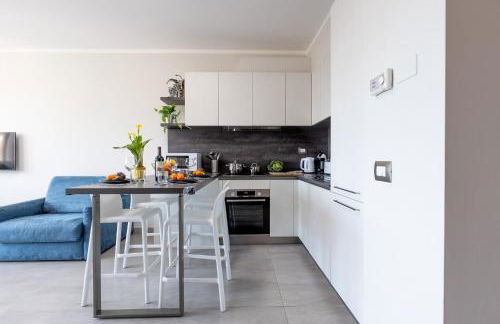 GuestHost -Seaside Studio with Swimming Pool and Parking - Foto 1