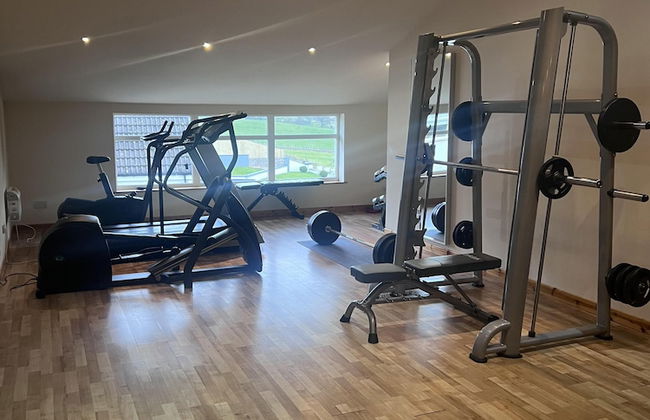 Captivating 2 Bed Apartment in Newhouse - Photo 6