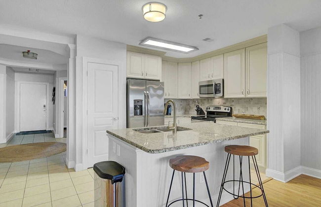 Beachfront 3bdr Condo w/ Pool & Deck Ocean Views Ocean Blvd #102 by Avantstay - Foto 8