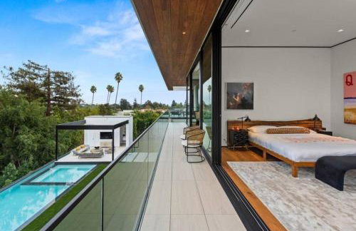 Luxurious 5BR Villa in BH with Pool, Theater, and Views - Foto 37