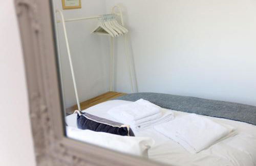 Contractor Friendly 2-Bed - Fast Wi-Fi & Netflix - Photo 16