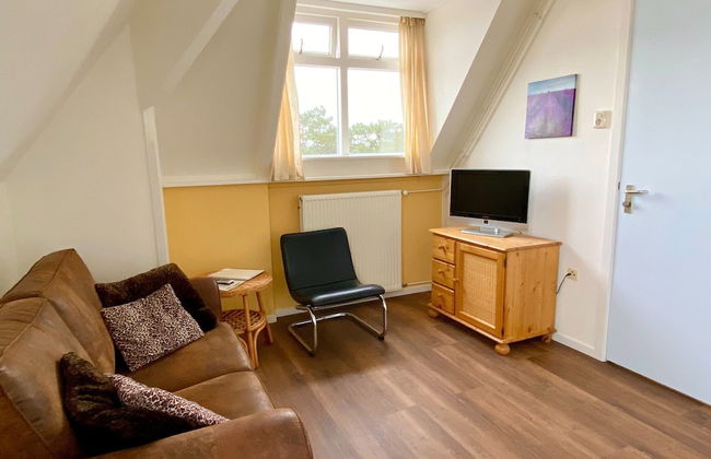 Apartment in Bergen aan Zee Near the Beach - Photo 8