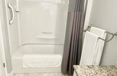 Berkshire Vacation Rentals: Leicester Lake Front Home Come Relax - Foto 23