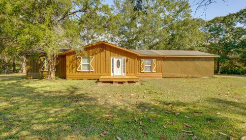 6 Mi to Main St Poplarville Cabin with Pasture View - Foto 1