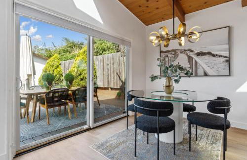 Serene Oceanview Escape with Expansive Deck home - Foto 23