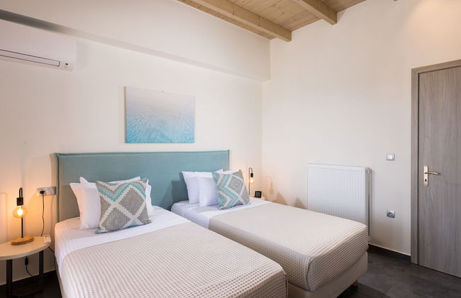 Ionian Mansion - Photo 13