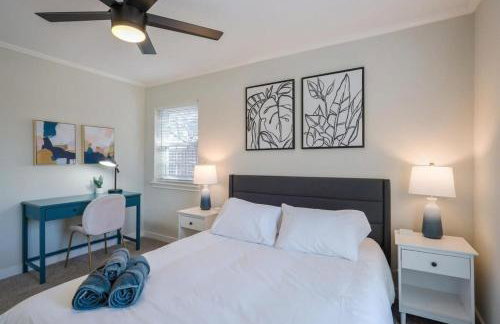 Perfect Getaway Home w Pool Jacuzzi Cinema Room - Foto 23