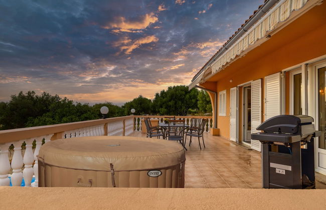 Villa Akulica With Heated Outdoor Pool and Seaview - Photo 41