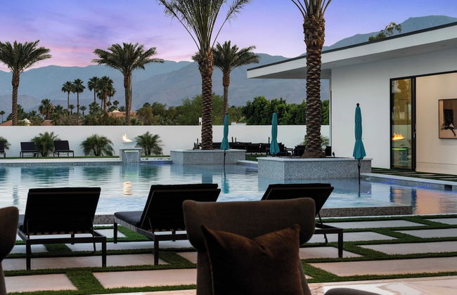 Sleeps 26 Pool, Hot Tub, Pickleball & Putting Green Bravo Villa #12 by Avantstay - Foto 20