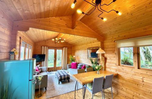 Yealm Cabin Self Catering Log Cabin in Devon with Hot Tub - Foto 10