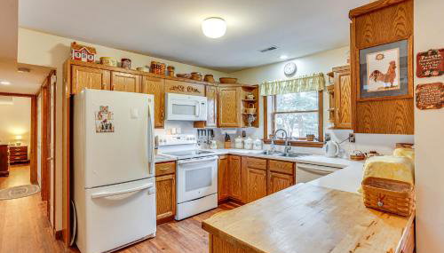 Charming Apartment with Yard and Beautiful Gardens! - Foto 2