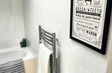 Stylish 1-Bed Flat in Canary Wharf - Photo 7