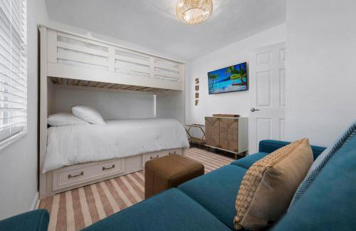 Bayside Hideaway! Private pool with water view and canal side dock! Available for Summer! - Foto 41