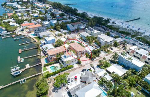 Hibiscus Hideaway Condo Walk To Historic Bridge St - Foto 1