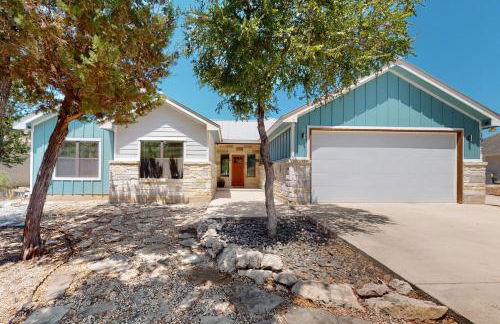 Tanglewood Retreat | Updated house in Spring Branch with a large yard - Foto 5