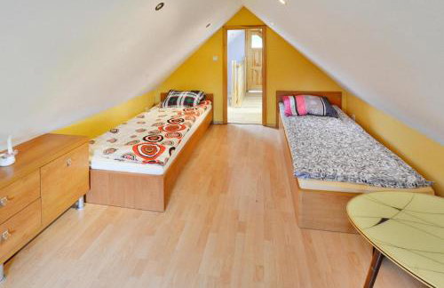 Cottage by Lake Ostrowieckie With Private Beach - Foto 18