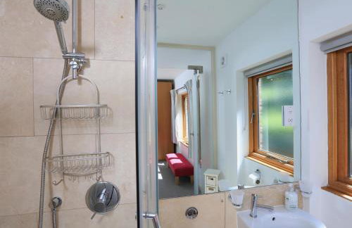 Courtyard Cottage - Photo 19