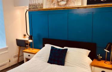 Central, Modern Apartment - Private Terrace - Dog Friendly - Photo 17