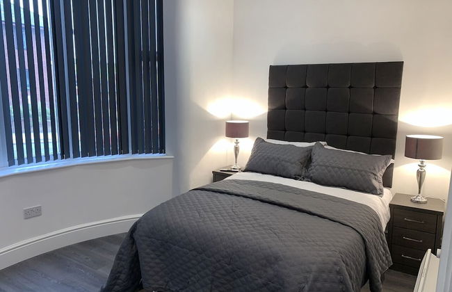 Albert Luxury Hottub and Jacuzzi Apartments - Photo 17