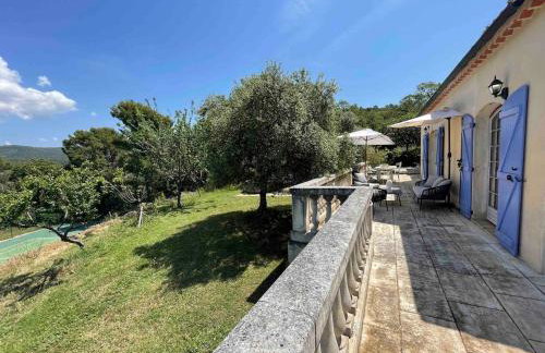 Small Provencal Castle with Swimming Pool, Tennis, Gym & Calm - Foto 26