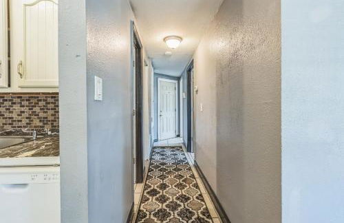 Amazing 'Hot Tub' Home Minutes To Hospitals & Beaches - Photo 30