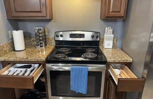 Charming 3-Bedroom Retreat in Prime Neighborhood - Foto 29