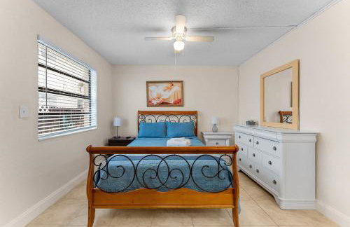 Spacious 5BR Home with Pool, Near Downtown & Beach - Foto 4