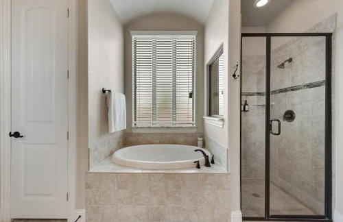 Iron & Ivy 5BR5BA Sleeps 12 - Foto 25