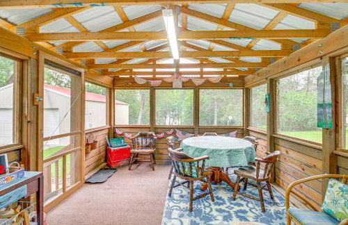 Charming Long Lake Home with Dock on 2 Acres! - Foto 28