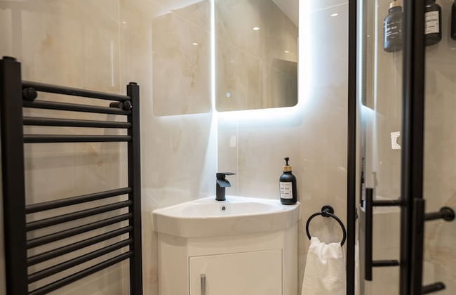 Exquisite 6 Bedroom Luxury Home - Foto 33