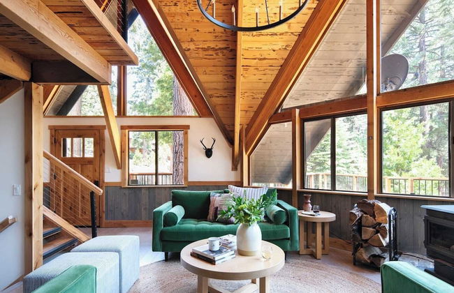 Timberline by Avantstay Stunning Chalet Cabin w/ Hot Tub, Pool Table & Home Theater! - Foto 7