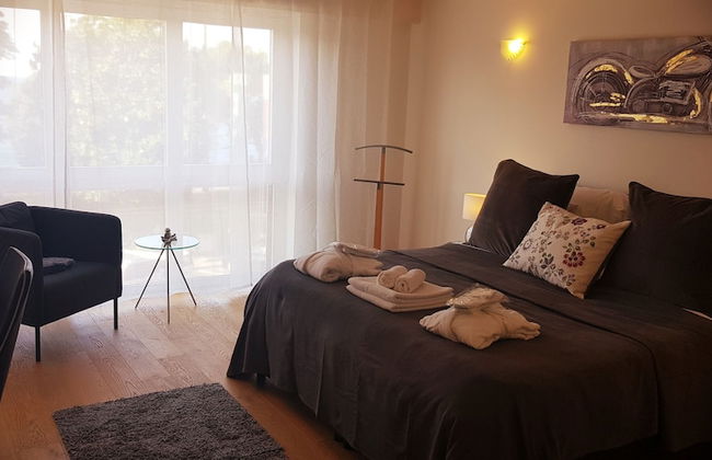 citycentre lake view apartment - Photo 5